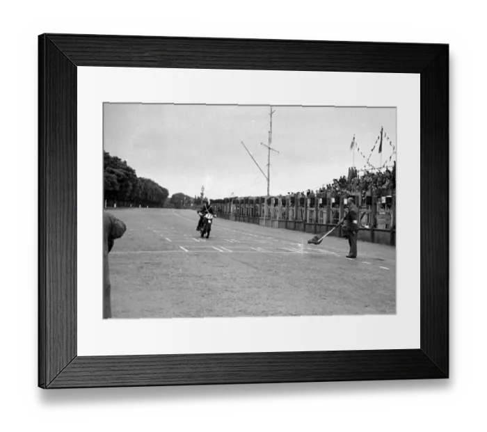 Framed Print : Gerald Brown (BSA) 1950 Junior Clubman TT Framed Print : Gerald Brown (BSA) 1950 Junior Clubman TT