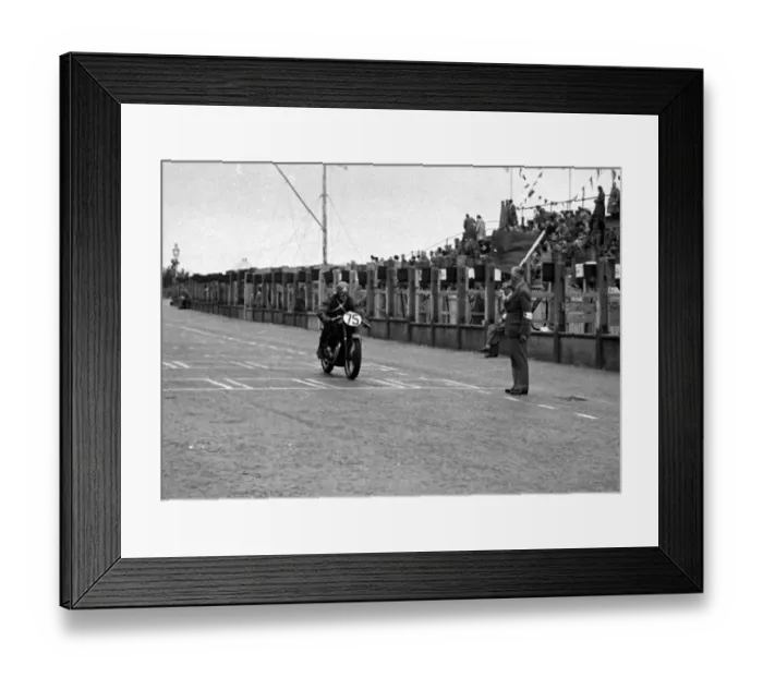 Framed Print : James Thomson (AJS) 1950 Junior Clubman TT Framed Print : James Thomson (AJS) 1950 Junior Clubman TT