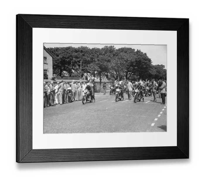 Framed Print : Bob McIntyre, W R Smith, Gerald Brown (BSA) 1952 Junior Clubman TT Framed Print : Bob McIntyre, W R Smith, Gerald Brown (BSA) 1952 Junior Clubman TT