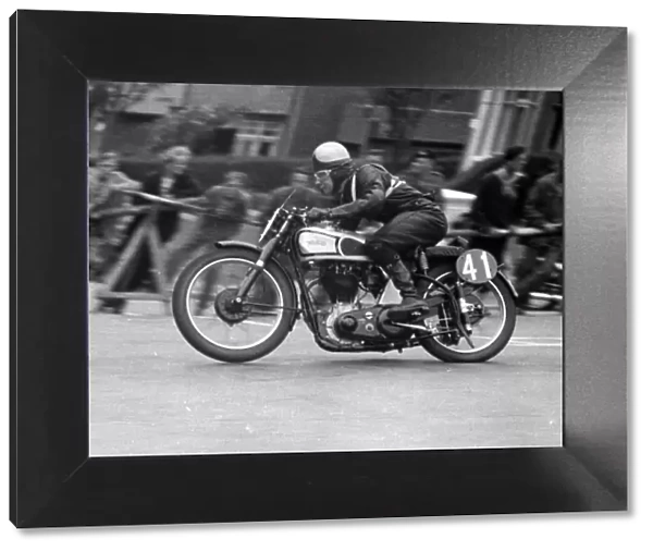 David Wilkins (Norton) 1952 Senior Clubman TT