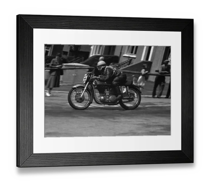 Framed Print : Roy Smith (Norton) 1953 Junior Clubman TT Framed Print : Roy Smith (Norton) 1953 Junior Clubman TT
