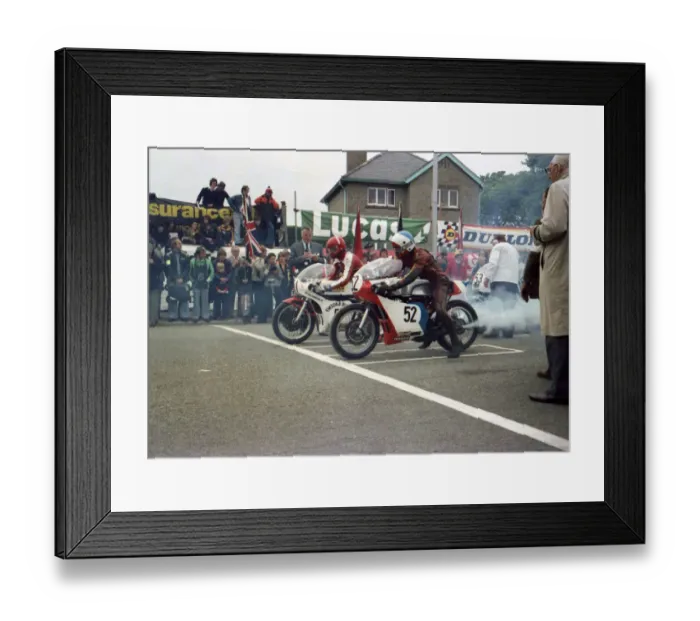 Framed Print : John Long (Yamaha) & Dave Hughes (Maxton Yamaha) 1979 Classic TT Framed Print : John Long (Yamaha) & Dave Hughes (Maxton Yamaha) 1979 Classic TT