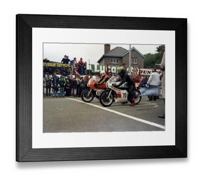 Framed Print : Mick Poxon (Suzuki) & Nigel Rigg (Yamaha) 1979 Classic TT Framed Print : Mick Poxon (Suzuki) & Nigel Rigg (Yamaha) 1979 Classic TT