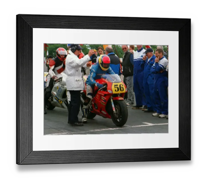 Framed Print : Paul Williams (Shand Honda) 1999 Senior TT Framed Print : Paul Williams (Shand Honda) 1999 Senior TT