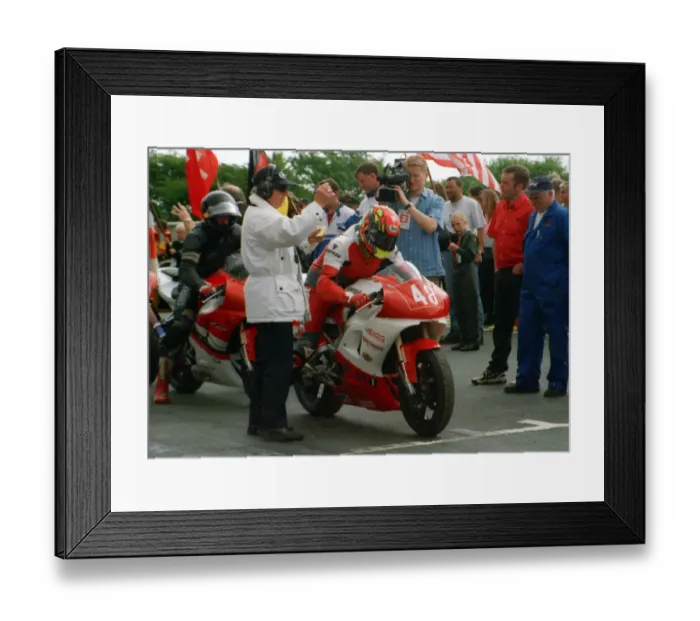 Framed Print : Peter McGee (Yamaha) 1999 Production TT Framed Print : Peter McGee (Yamaha) 1999 Production TT