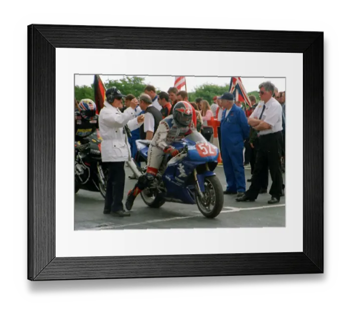 Framed Print : Peter Jarmann (Yamaha) 1999 Production TT Framed Print : Peter Jarmann (Yamaha) 1999 Production TT