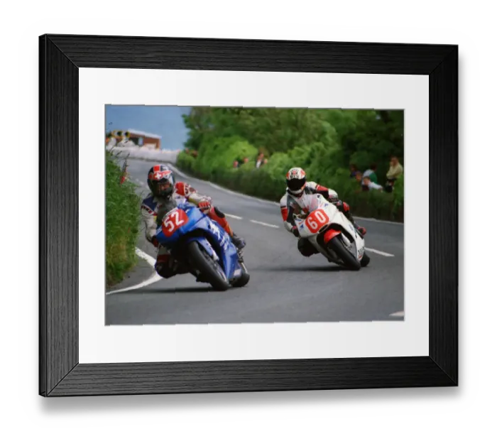 Framed Print : Peter Jarmann (Honda) & Paul Kellett (Yamaha) 1999 Production TT Framed Print : Peter Jarmann (Honda) & Paul Kellett (Yamaha) 1999 Production TT