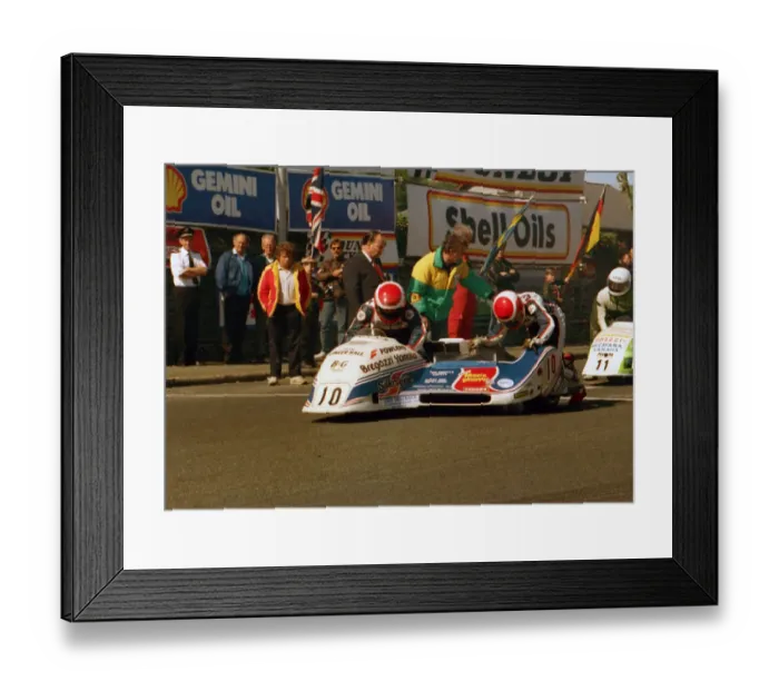 Framed Print : Dave Molyneux & Alan Langton (Yamaha) 1988 Sidecar TT Framed Print : Dave Molyneux & Alan Langton (Yamaha) 1988 Sidecar TT