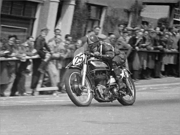 Dickie Dale (Norton) 1950 Senior TT