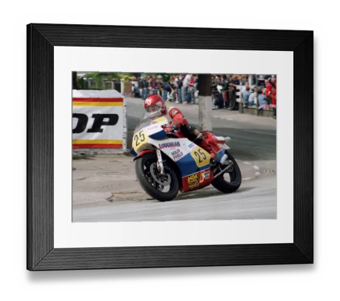 Framed Print : Steve Cull (Suzuki) 1984 Senior TT Framed Print : Steve Cull (Suzuki) 1984 Senior TT