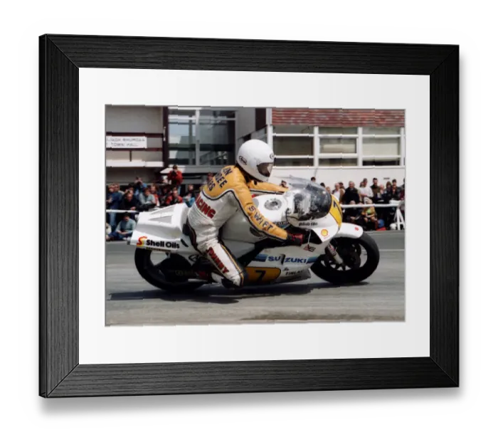 Framed Print : Johnny Rea (Suzuki) 1984 Senior TT Framed Print : Johnny Rea (Suzuki) 1984 Senior TT