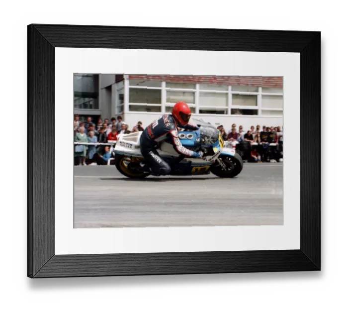 Framed Print : Rob McElnea (Suzuki) 1984 Senior TT Framed Print : Rob McElnea (Suzuki) 1984 Senior TT