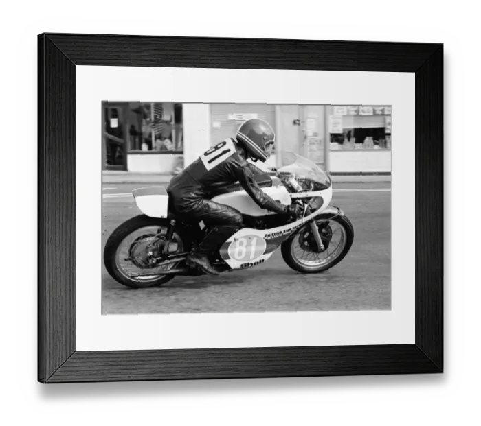 Framed Print : Joe Lindsay (Yamaha) 1975 Junior Manx Grand Prix Framed Print : Joe Lindsay (Yamaha) 1975 Junior Manx Grand Prix