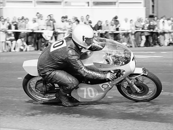 Jack Higham (Yamaha) 1975 Junior Manx Grand Prix