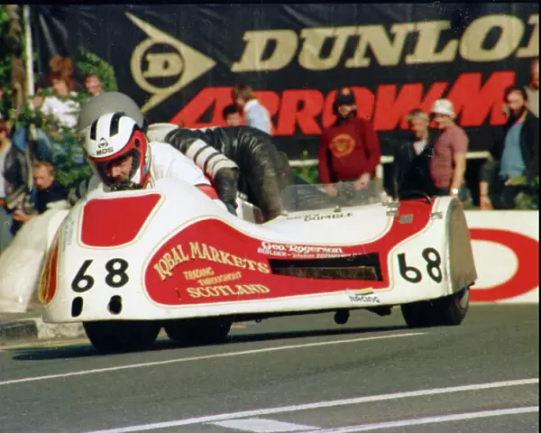 Scott Renwick & Ricky Dumble (Yamaha) 1987 Sidecar TT