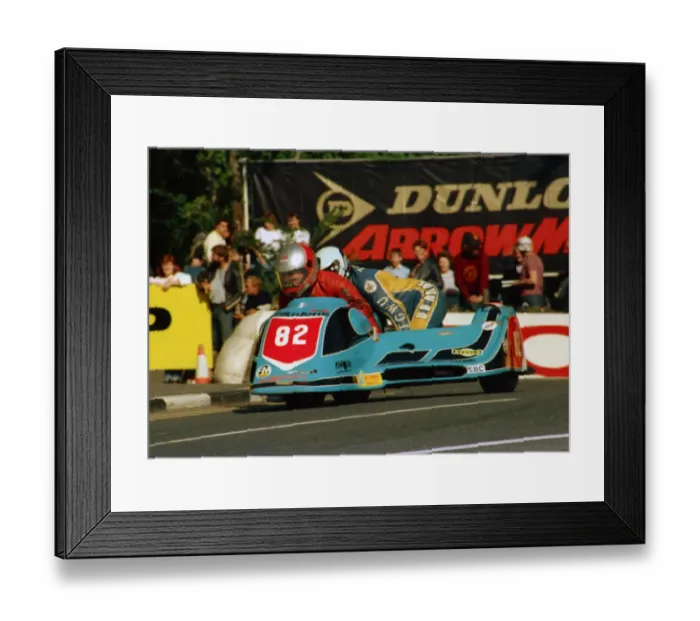 Framed Print : Bill Hodgkins & Sean Collister (Yamaha) 1987 Sidecar TT Framed Print : Bill Hodgkins & Sean Collister (Yamaha) 1987 Sidecar TT