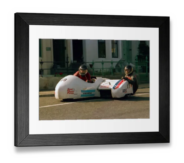 Framed Print : Bill Buxton & Kevin Worthington (Yamaha) 1987 Sidecar TT Framed Print : Bill Buxton & Kevin Worthington (Yamaha) 1987 Sidecar TT