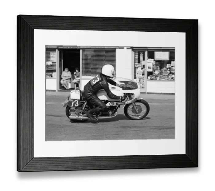 Framed Print : Dudley Robinson (Yamaha) 1972 Production TT Framed Print : Dudley Robinson (Yamaha) 1972 Production TT