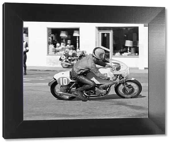 Martyn Ashwood (Norton) 1972 Production TT