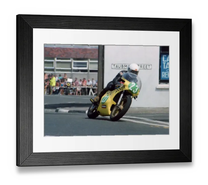 Framed Print : Rob Vine (Ely Maxton) 1982 Junior TT Framed Print : Rob Vine (Ely Maxton) 1982 Junior TT