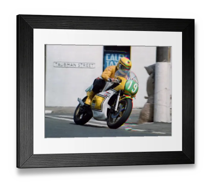 Framed Print : Neil Tuxworth (Yamaha) 1982 Junior TT Framed Print : Neil Tuxworth (Yamaha) 1982 Junior TT
