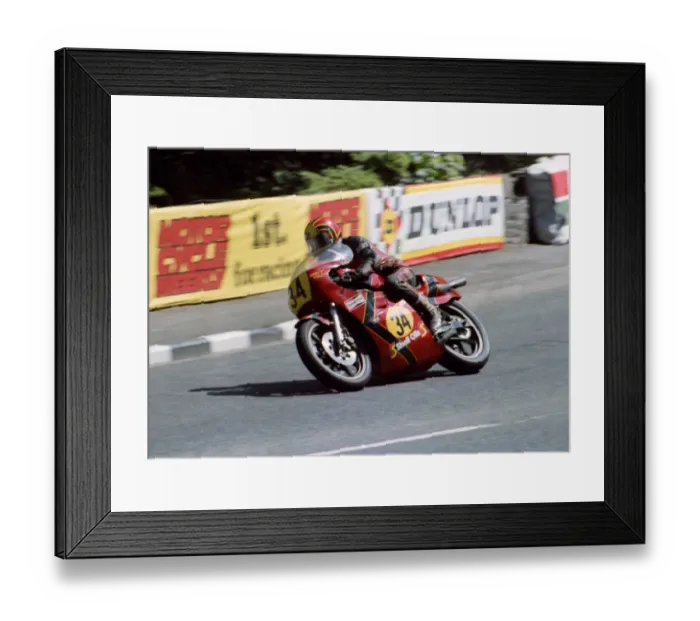 Framed Print : Andy McGladdery (Suzuki) 1982 Senior TT Framed Print : Andy McGladdery (Suzuki) 1982 Senior TT