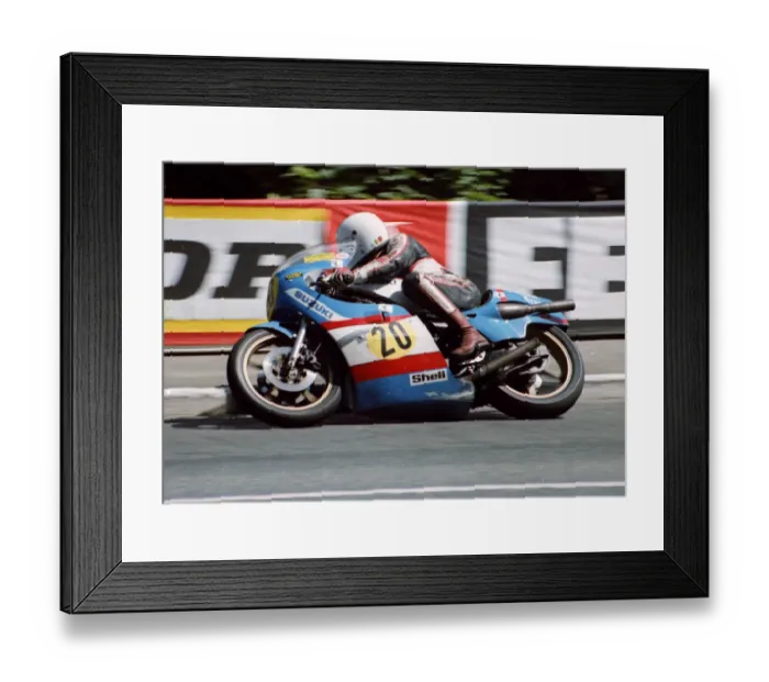 Framed Print : Rob Brew (Suzuki) 1982 Senior TT Framed Print : Rob Brew (Suzuki) 1982 Senior TT