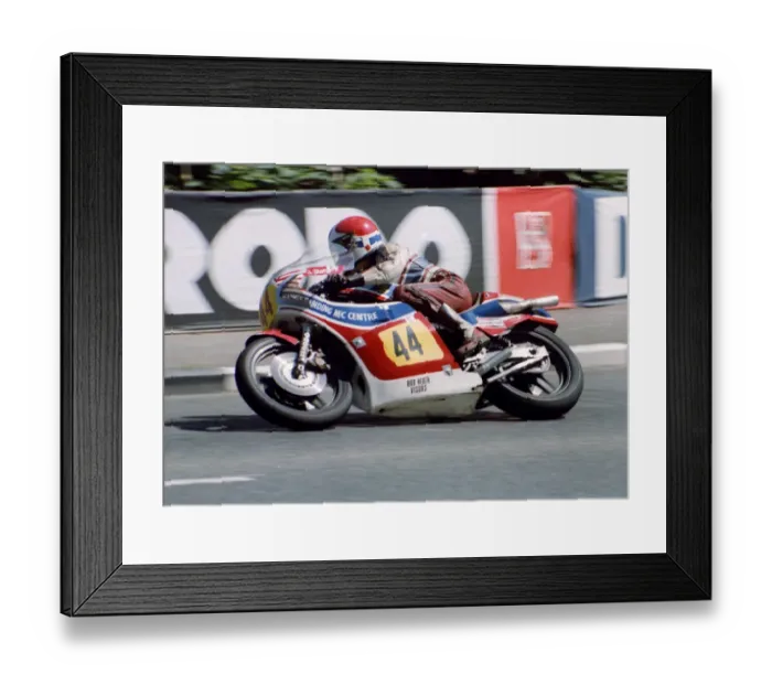 Framed Print : John Stone (Suzuki) 1982 Senior TT Framed Print : John Stone (Suzuki) 1982 Senior TT