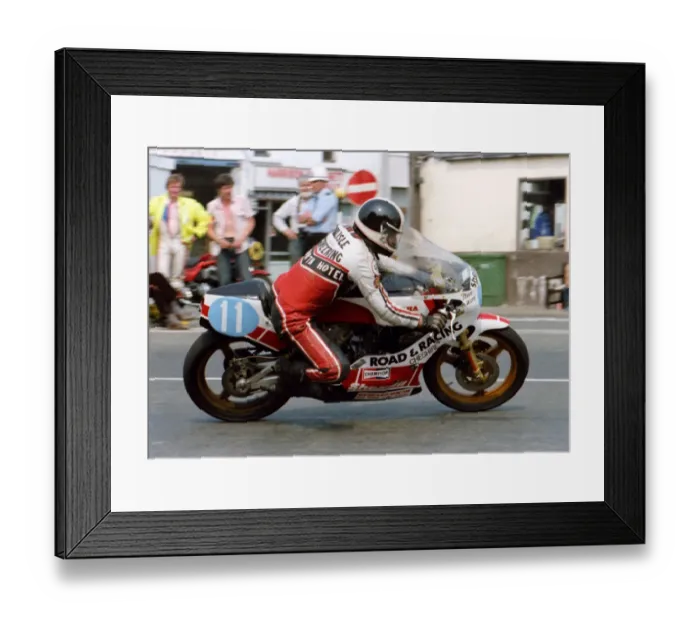 Framed Print : Steve Ward (Yamaha) 1982 Formula Two TT Framed Print : Steve Ward (Yamaha) 1982 Formula Two TT