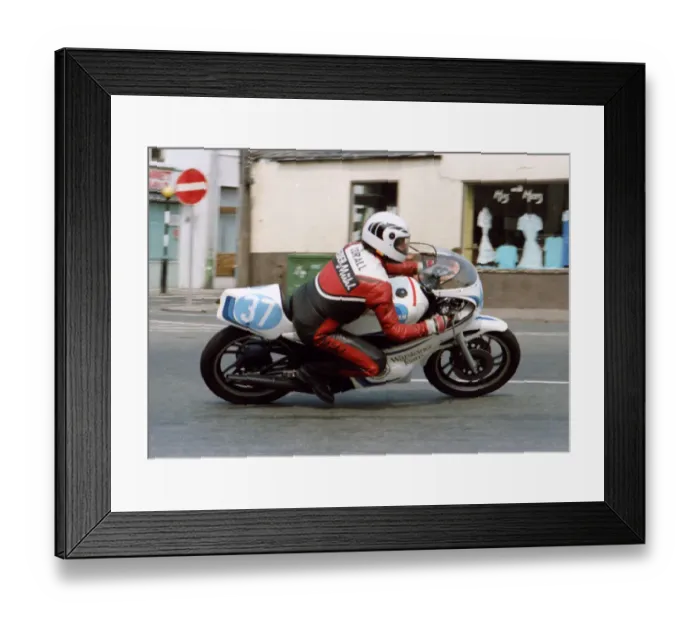 Framed Print : Fred Corall (Yamaha) 1982 Formula Two TT Framed Print : Fred Corall (Yamaha) 1982 Formula Two TT
