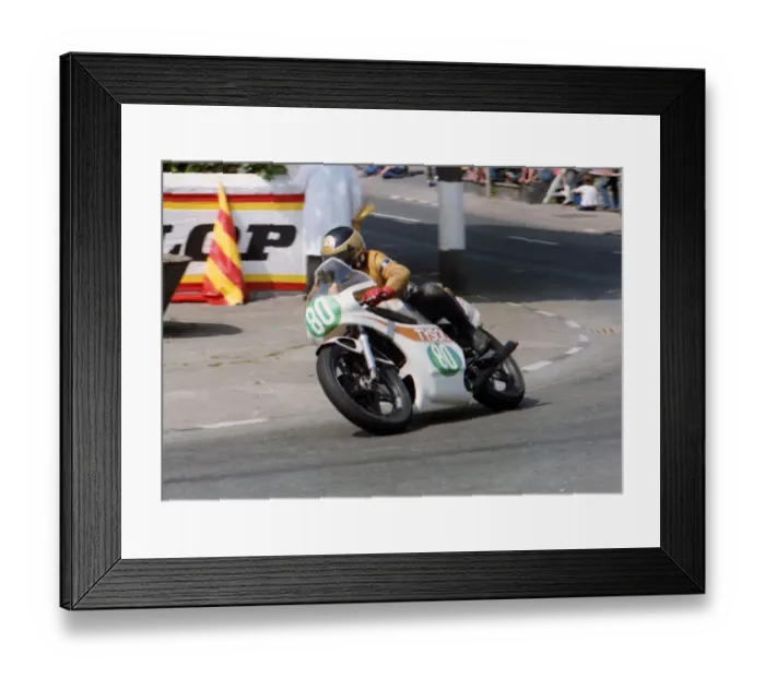 Framed Print : Bob Eva (Yamaha) 1982 Junior TT Framed Print : Bob Eva (Yamaha) 1982 Junior TT
