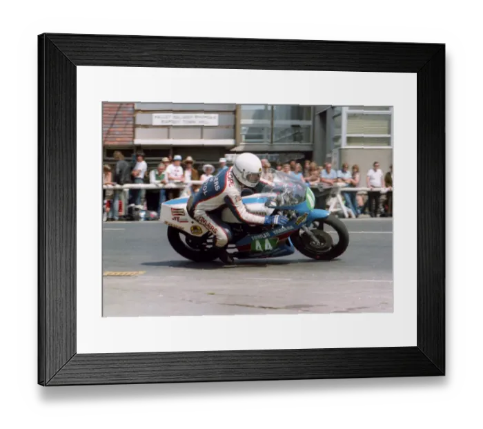 Framed Print : Dennis Trollope (Fowler Yamaha) 1982 Junior TT Framed Print : Dennis Trollope (Fowler Yamaha) 1982 Junior TT