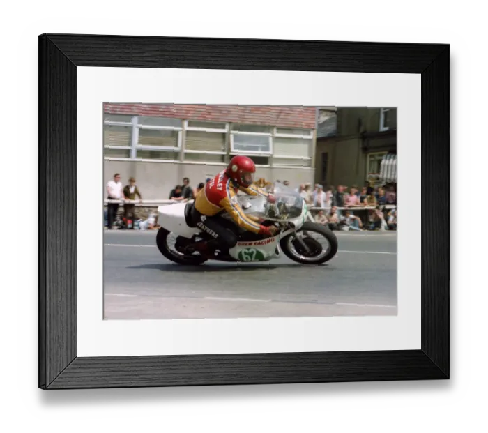 Framed Print : Danny Shimmin (Yamaha) 1982 Junior TT Framed Print : Danny Shimmin (Yamaha) 1982 Junior TT