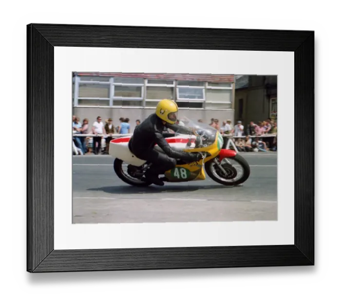 Framed Print : Ken Inwood (Yamaha) 1982 Junior TT Framed Print : Ken Inwood (Yamaha) 1982 Junior TT