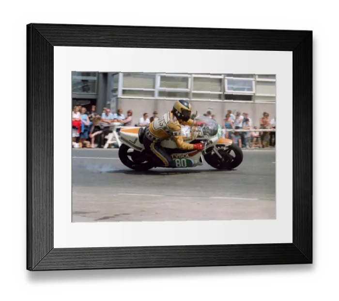 Framed Print : Bob Eva (Yamaha) 1982 Junior TT Framed Print : Bob Eva (Yamaha) 1982 Junior TT