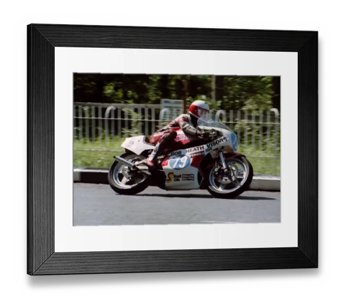 Framed Print : Bob Heath (Yamaha) 1982 350 TT Framed Print : Bob Heath (Yamaha) 1982 350 TT