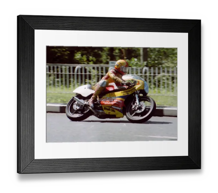 Framed Print : Eddie Roberts (Yamaha) 1982 Senior TT Framed Print : Eddie Roberts (Yamaha) 1982 Senior TT