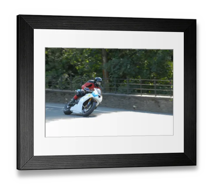 Framed Print : Stephen McIlvenna (Yamaha) 2007 Junior Manx Grand Prix Framed Print : Stephen McIlvenna (Yamaha) 2007 Junior Manx Grand Prix