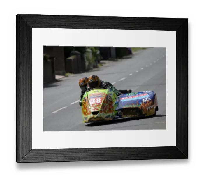 Framed Print : Peter Farrelly & Jason Miller (MR Equipe Suzuki) 2008 Sidecar TT Framed Print : Peter Farrelly & Jason Miller (MR Equipe Suzuki) 2008 Sidecar TT