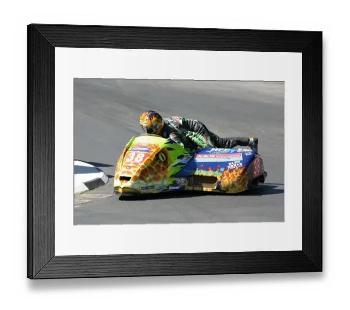 Framed Print : Peter Farrelly & Jason Miller (MR Equipe Suzuki) 2008 Sidecar TT Framed Print : Peter Farrelly & Jason Miller (MR Equipe Suzuki) 2008 Sidecar TT