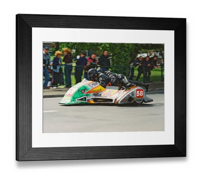 Framed Print : Peter Farrelly & Aaron Galligan (Ireson Yamaha) 2004 Sidecar TT Framed Print : Peter Farrelly & Aaron Galligan (Ireson Yamaha) 2004 Sidecar TT