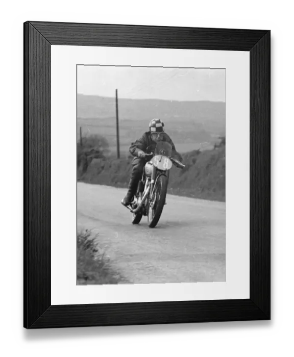 Framed Print : Leo Starr (BSA) 1951 Junior TT Framed Print : Leo Starr (BSA) 1951 Junior TT