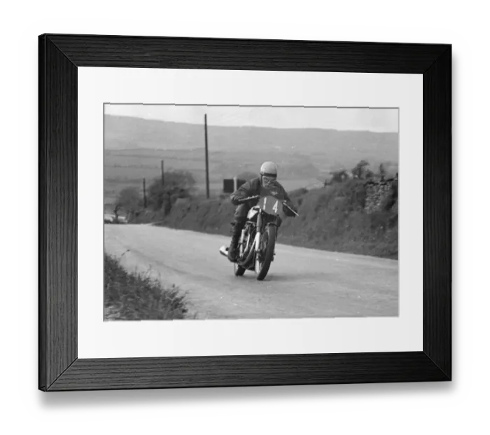 Framed Print : Howard Grindley (Norton) 1951 Senior TT Framed Print : Howard Grindley (Norton) 1951 Senior TT