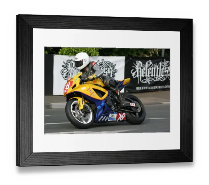 Framed Print : Steve McDonald (Suzuki) 2009 Superstock TT