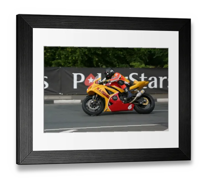 Framed Print : Carl Rennie (Suzuki) 2009 Superstock TT