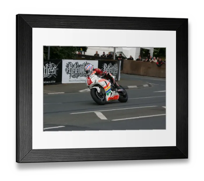 Framed Print : Steve Plater (Honda) 2009 Superstock TT Framed Print : Steve Plater (Honda) 2009 Superstock TT