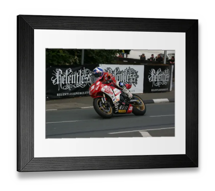 Framed Print : Keith Amor (Honda) 2009 Superstock TT Framed Print : Keith Amor (Honda) 2009 Superstock TT