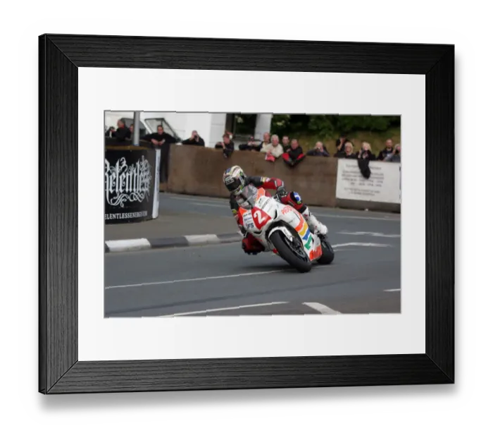 Framed Print : John McGuinness (Honda) 2009 Superstock TT Framed Print : John McGuinness (Honda) 2009 Superstock TT