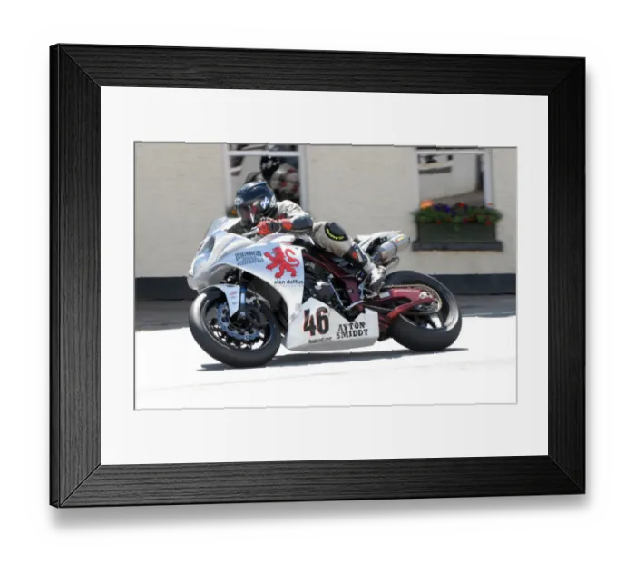 Framed Print : George Spence (Yamaha) 2009 Formula One TT Framed Print : George Spence (Yamaha) 2009 Formula One TT