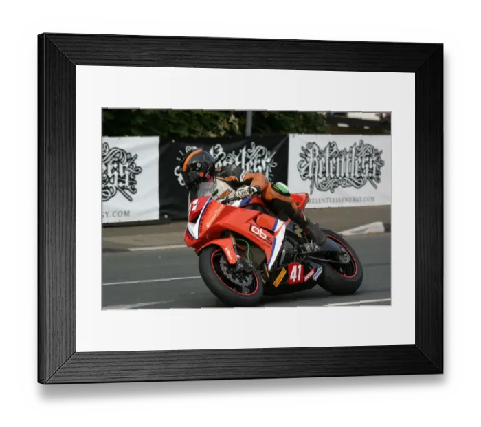 Framed Print : David Hewson (Kawasaki) 2009 Superstock TT Framed Print : David Hewson (Kawasaki) 2009 Superstock TT